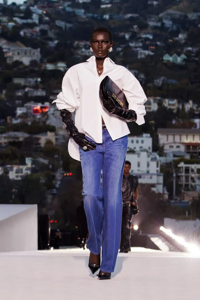Look 32